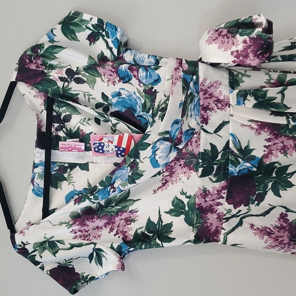 Pinup Couture dress nwt large - Picture 2 of 4